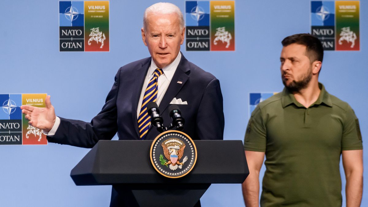 Republikáni budou raději škodit Bidenovi než pomáhat Ukrajině, říká expert